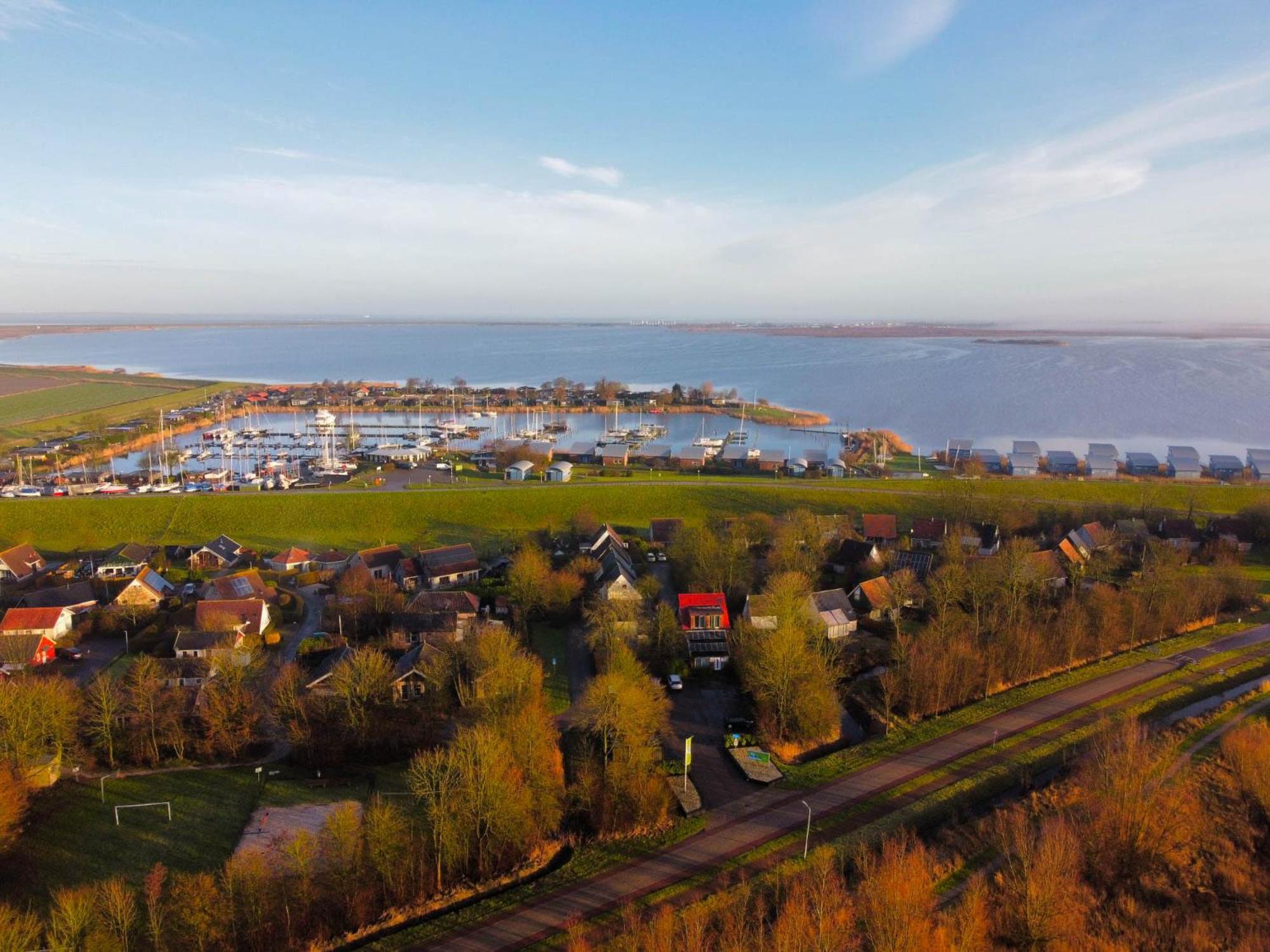 Grachthaus 6Pers House With A Private Terrace And Garden By The Lauwersmeer Villa Anjum Eksteriør bilde